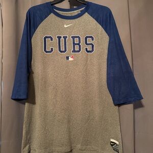 Chicago Cubs Nike shirt